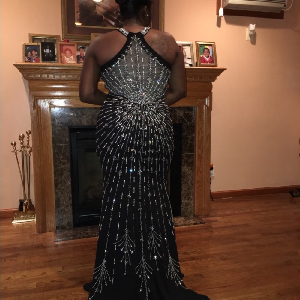 Beautiful intricately beaded gown in size 10 - Picture 3 of 4